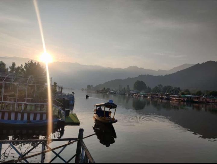 Nazneen Group Of Houseboats Srīnagar Exterior foto