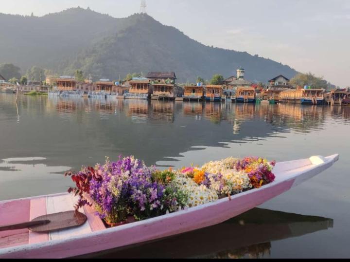 Nazneen Group Of Houseboats Srīnagar Exterior foto
