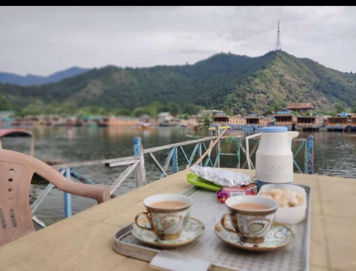 Nazneen Group Of Houseboats Srīnagar Exterior foto
