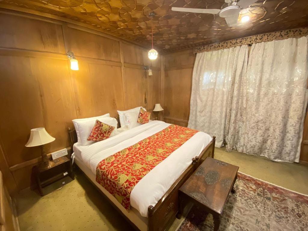 Nazneen Group Of Houseboats Srīnagar Quarto foto